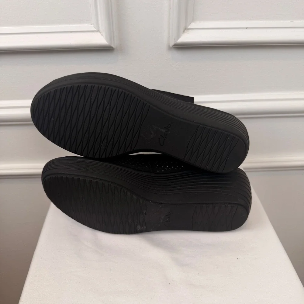 Clarks Collection Arla Glison Black Perforated Wedge Sandals Womens 10 Comfort